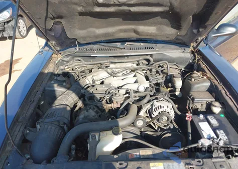 2003 Ford Mustang z USA, uszkodzony, nr VIN 1FAFP40483F315667